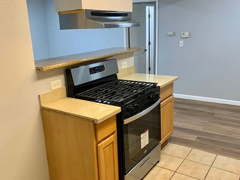 1163 Lakeview Cir — Photo 9