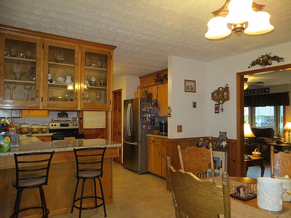 5th image of 1426 Russell Dr