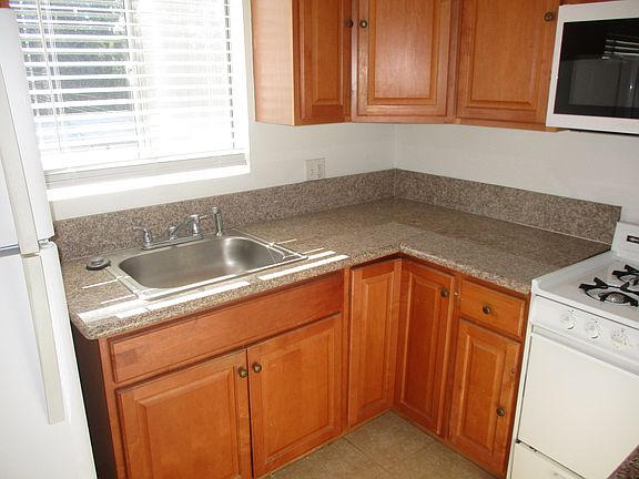 2nd image of 5229 Satsuma Ave APT 5