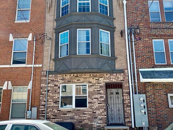 3rd image of 825 S 13th St Floor 3