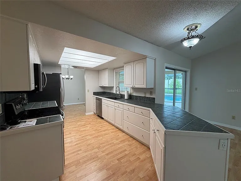 3727 Dunwich Ave — Photo 15