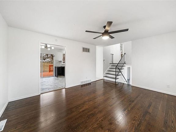 3rd image of 12005 Armitage Dr