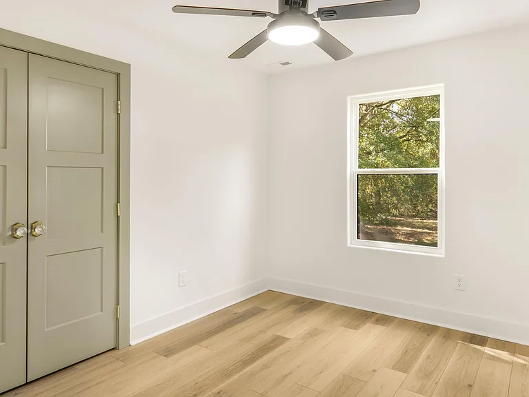 571 Buford St NW — Photo 13