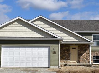 5093 Southview Dr, Lowell, IN 46356