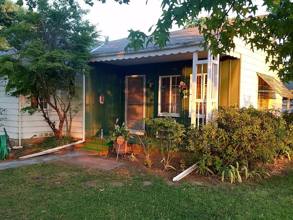 1st image of 4 E 15th St