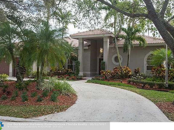 3rd image of 6470 NW 98th Ln