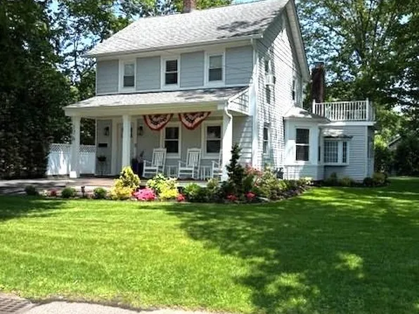 176 Richmond Avenue, Amityville, NY 11701
