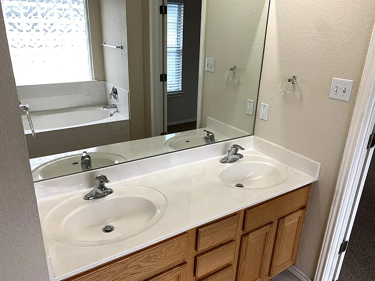 10705 Beard Ave — Photo 16