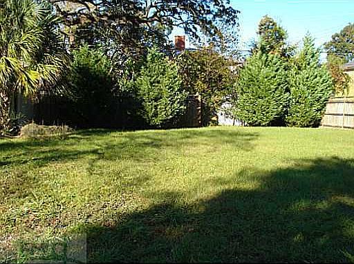 2nd image of 416 E 41st St