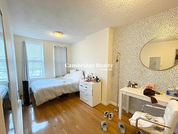 4th image of 588 Columbus Ave #3T