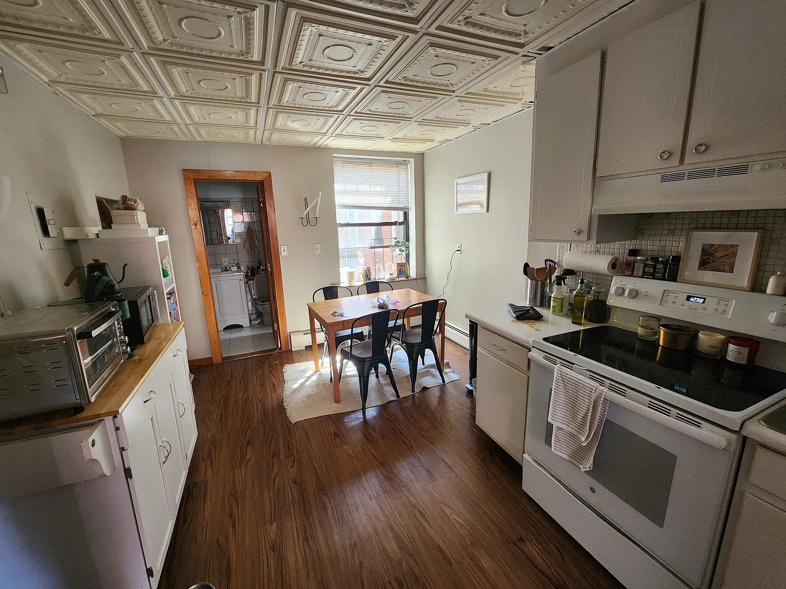 1 bed, 550 sqft, $2,300 — Photo 3