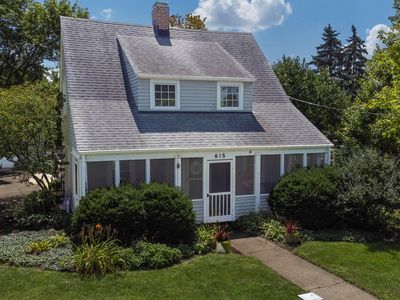 615 Cedar St, Saint Charles, IL, 60174