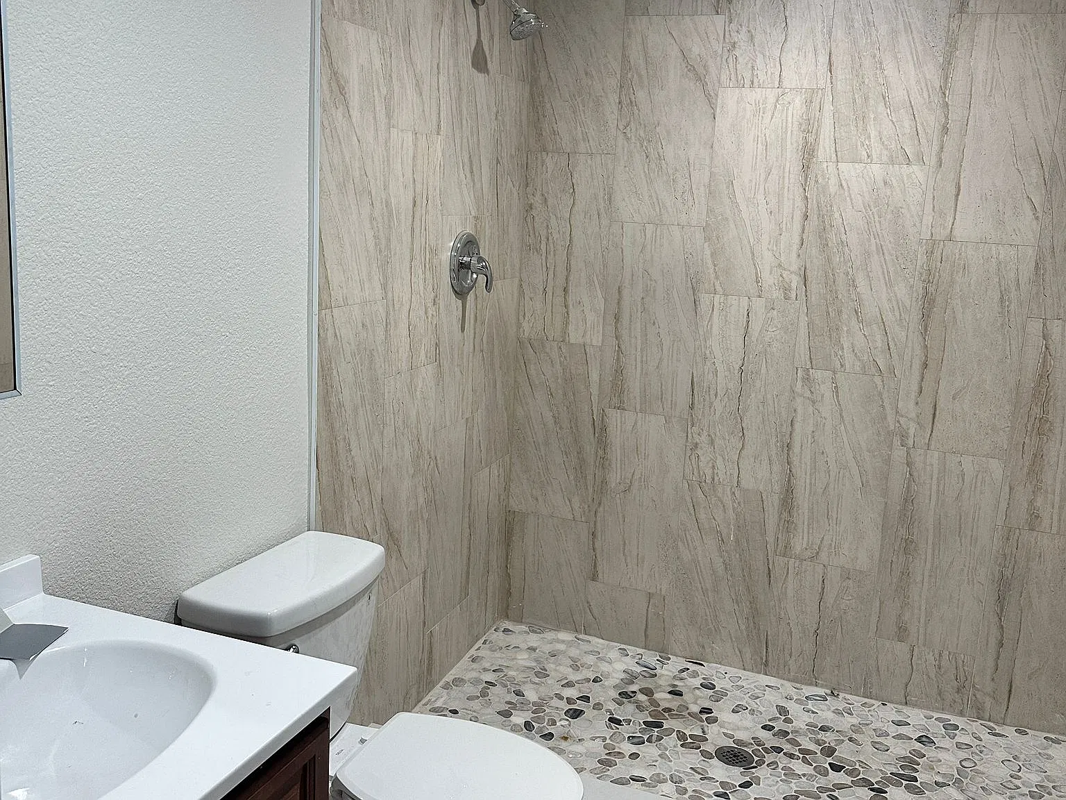 3 bed, 1200 sqft, $1,900 — Photo 4