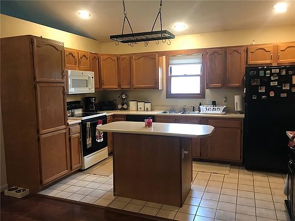 3rd image of 2517 Oakmont Ct