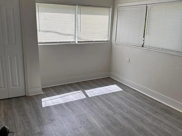 Unit Photo