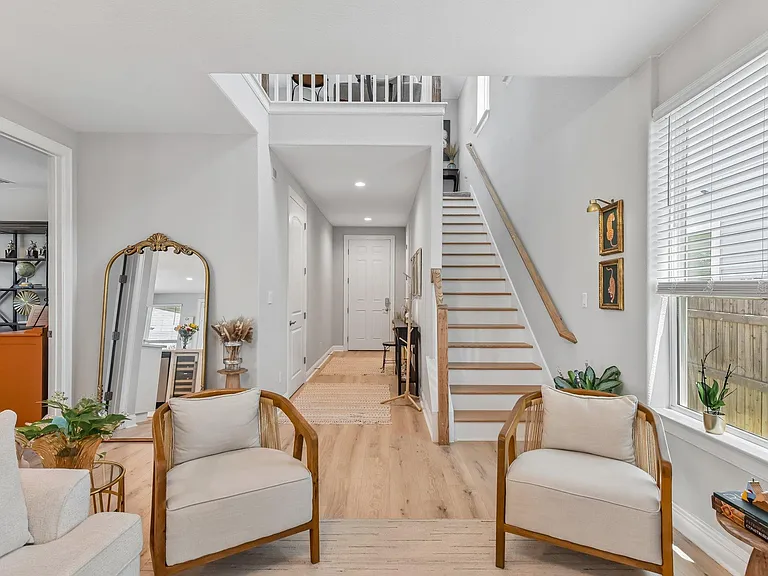 117 Stone Canyon Dr — Photo 5