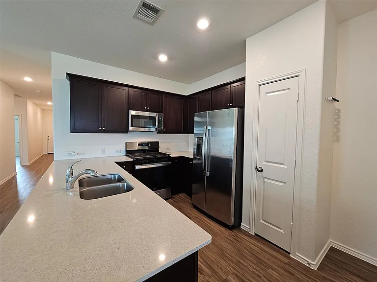 228 Gabriels Bluff Dr — Photo 8
