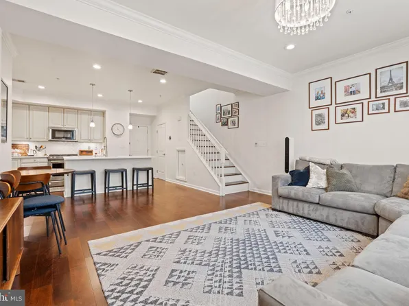 2508 Hurston Ln NE #9, Washington, DC 20018