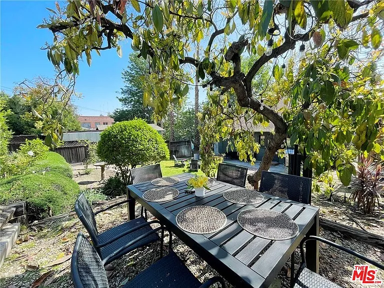 1421 N Alvarado St — Photo 31