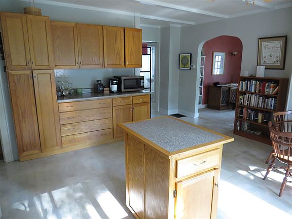 4th image of 329 W Blaine Ave