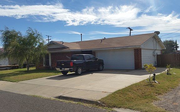 5th image of 1905 Newcomb Dr