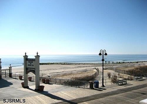 2nd image of 816-20 Boardwalk #2