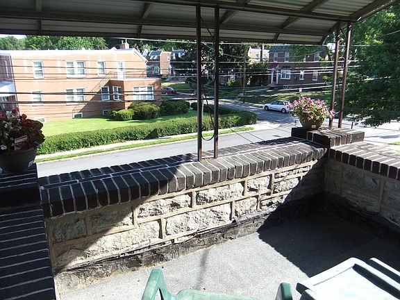 2nd image of 4904A Woodland Ave