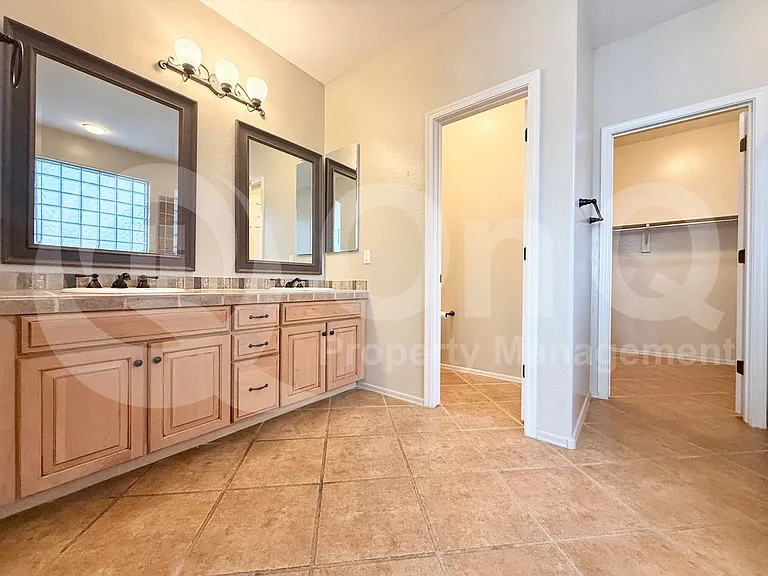 2848 E Fandango Dr — Photo 20