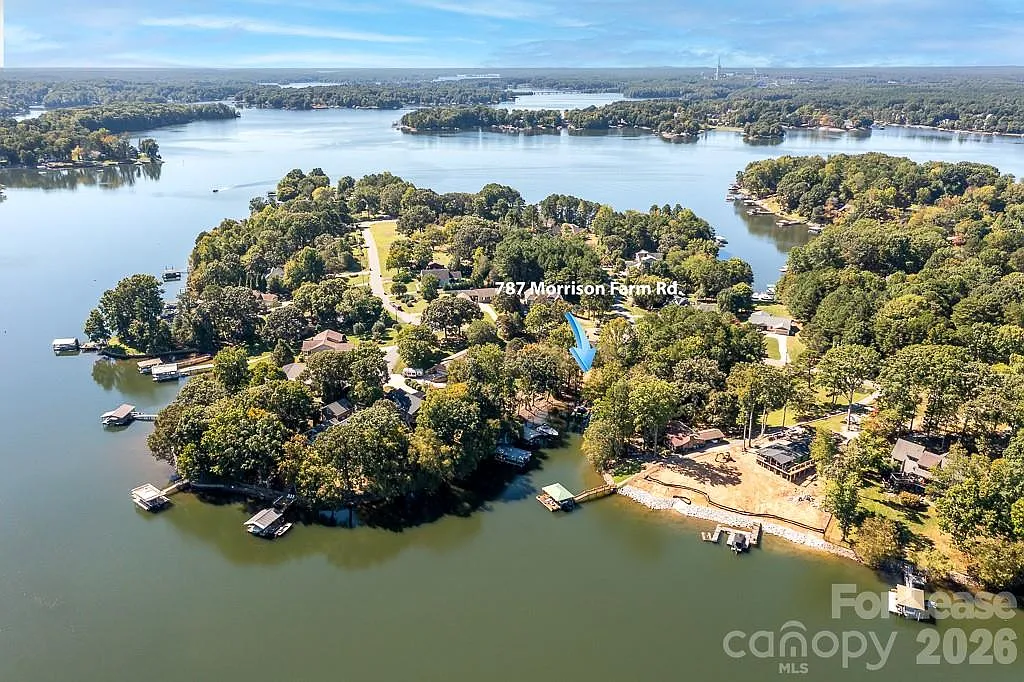 3 bed, 2.5 bath, 1810 sqft, $5,750 — Photo 3