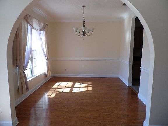 3rd image of 143 Wedgewood Ct