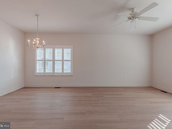 5th image of 62 Wynndemere Ct