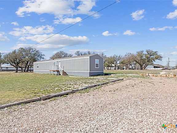 5th image of 606 W Lampasas St