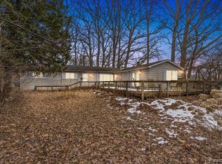 13245 N Holly Rd, Holly, MI 48442