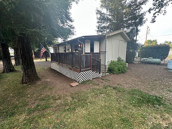 2nd image of 3959 Cartwright St