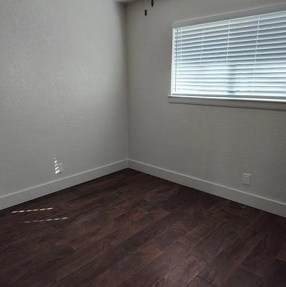 1001 Lewis Dr — Photo 7