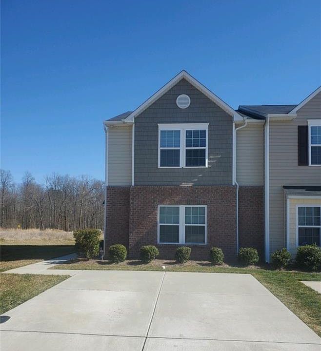 2nd image of 420 Hidden Brook Ln