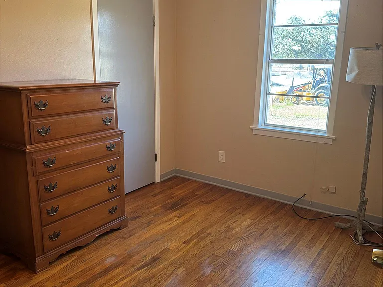5300 W Highway 290 — Photo 10