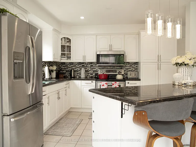 497 Grove St E — Photo 6