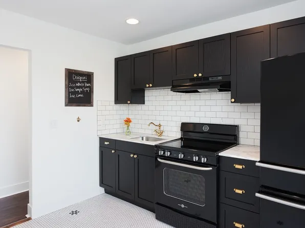 Jackson, 6202 Carleton Ave S APT 3, Seattle, WA 98108