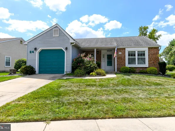 24 Pinecrest Dr, Deptford, NJ 08096