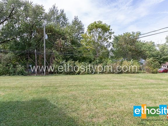 3rd image of 5816 Grandview Dr