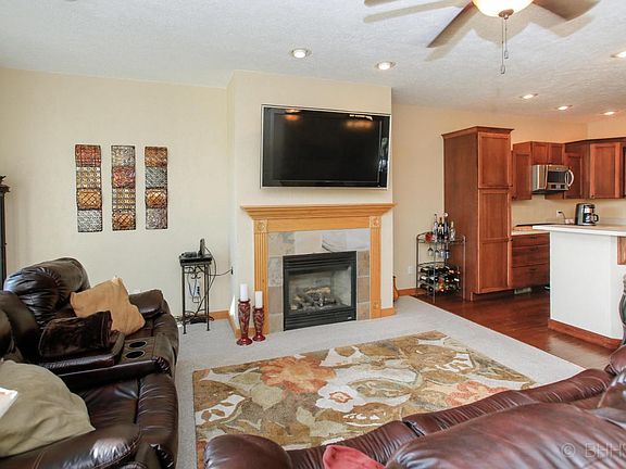14315 wb mattews place 30-104