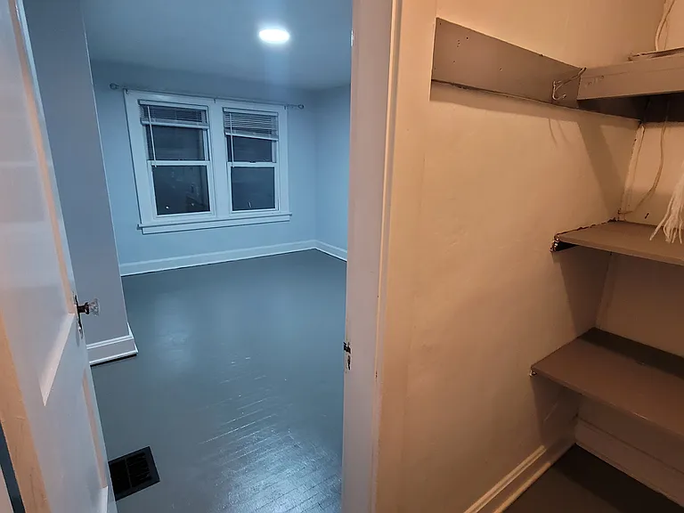 2208 Barrymore Ave — Photo 36