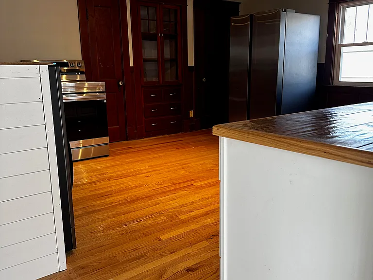 94 Pike St #2 — Photo 17