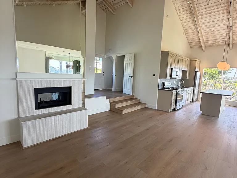 683 Marine View Ave #2 — Photo 4