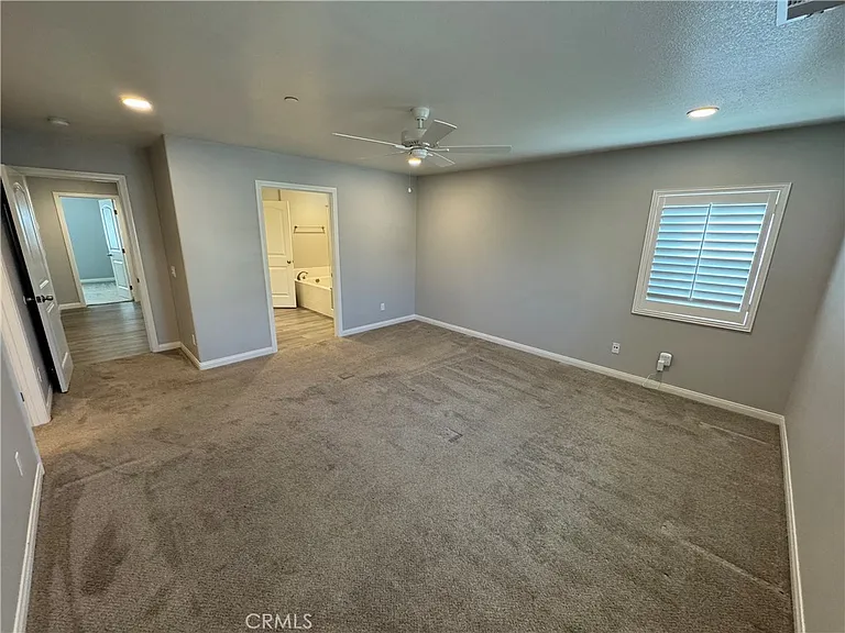 501 Villa Way — Photo 29