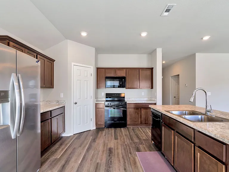 3308 E Ricky Dr — Photo 7
