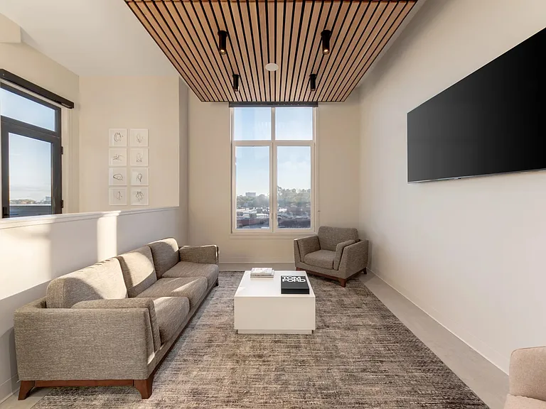 Breakwater Lofts — Photo 22