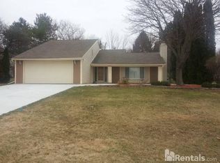 5754 Perrytown Dr, West Bloomfield, MI
