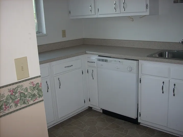 128 Lucas Dr — Photo 4